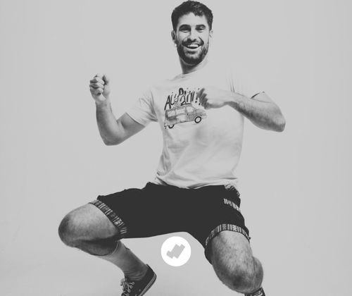 ‘Camino al ÉxiSto’ humor con Julen Axpe, en Sala Negra