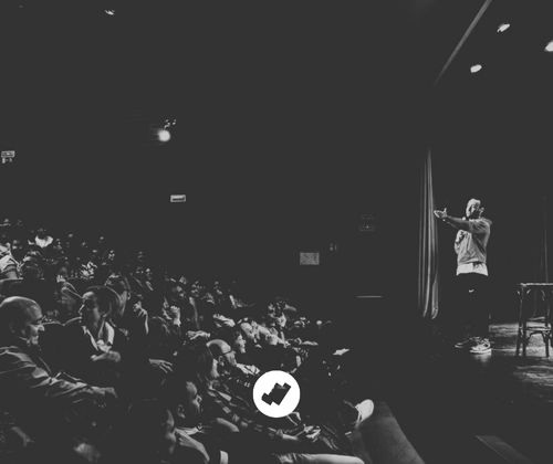‘No estoy de humor’, comedia con Arnau Soler en la Sala Negra Logroño